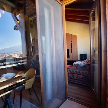 Host2u Penthouse 2-bedrooms The View - Free Parking Lägenhet *